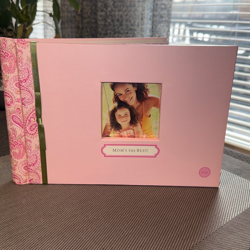 Hallmark Recordable "Mom's the Best!" Photo Album.